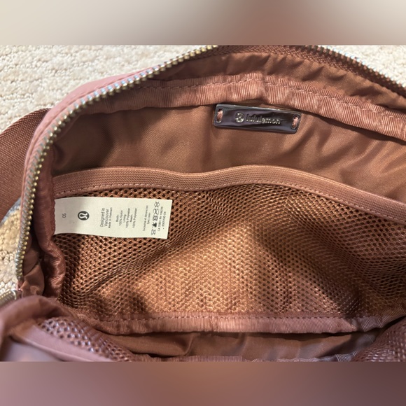 Lululemon Everywhere Belt Bag Spiced Chai - Picture 2 of 4